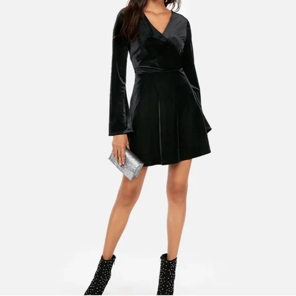 express black dress long sleeve Express Black Dress Size Small Women Long Sleeve Crew Neck Leopard Printed